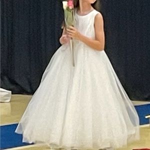 David’s Bridal, flower girl or communion dress heart-shaped cut out back, size 6